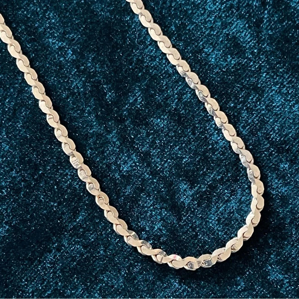 Vintage Crown Trifari Gold-Tone Necklace - Picture 2 of 5